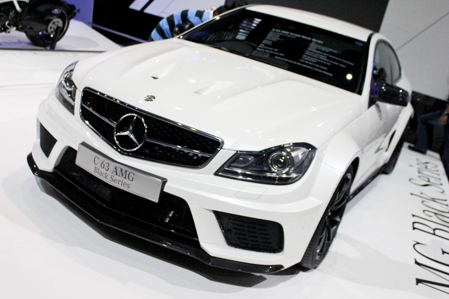 คนนี้สวยมาก C63 AMG  :love: