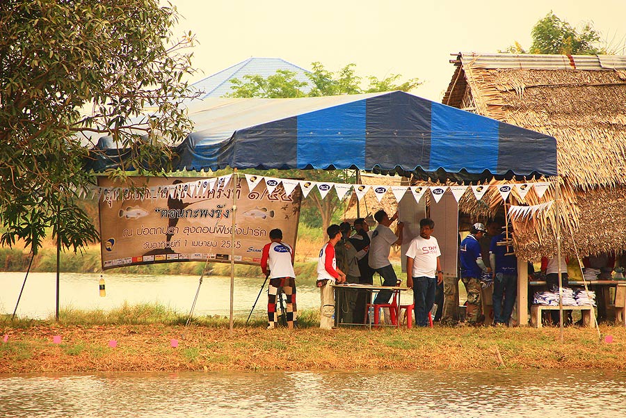คณะกรรมการกำลังเตรียมงานกันอย่างขันแข็ง  :grin: :grin: :grin: