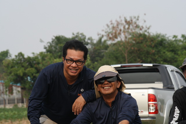 คู่กิ๊กคู่นี้มาคอยรับรางวัลคู่รักแห่งปีครับ

 :laughing: :laughing: :laughing: :laughing: :laughin