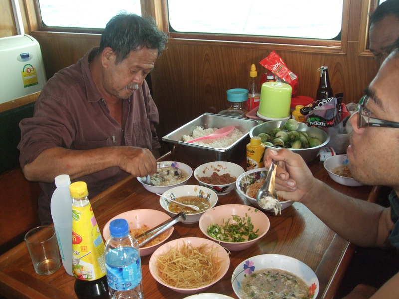 ยังไม่อิ่ม ก็ กินกันต่อ  :grin: :grin: :grin: