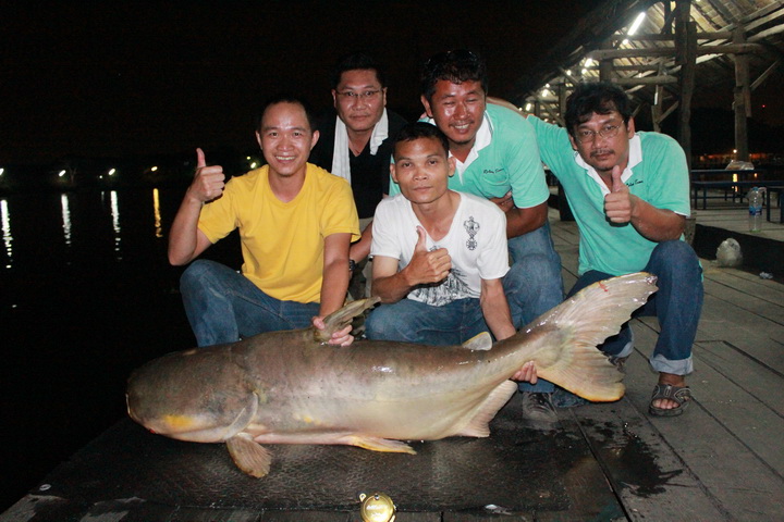 ********อำลากันด้วยภาพเดิม เพราะปลากินเบ็ดผมแล้วขาดเหนื่อยแล้วไม่อยากผูก เลยขอตัวกลับก่อน***********
