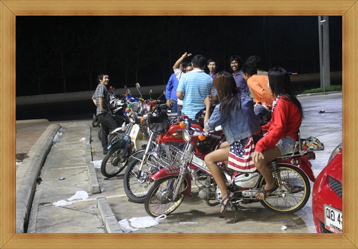 แล้วก้อเดินทางต่อ :cheer: :cheer: :cheer: :cheer: :cheer: