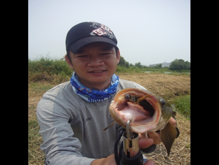 กลืนซะมิดคอเลย นี่ขนาดไม่ส่งสายนะเนี๊ย หลุดก็เยอะ :grin: :grin: :grin: :grin: