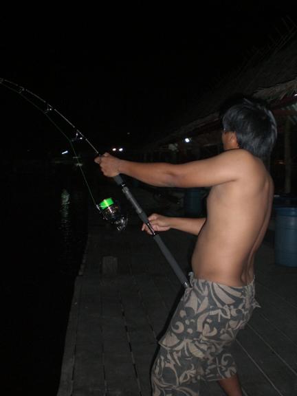 จะไปไหน.........................วิ่งออกขวาอีกแล้วครับ............................. :cool: :cool: