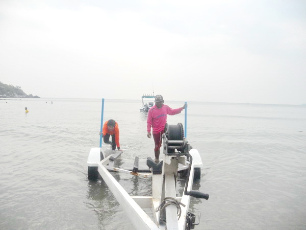 มีเวลาแค่ครึ่งวันต้องรีบครับขอเอาเรือลงก่อน...