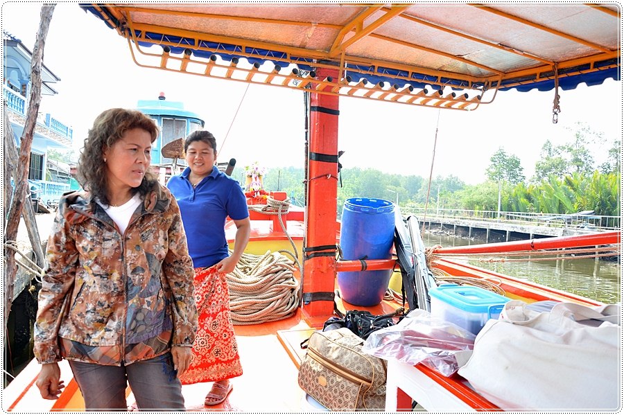                                                                           เราลงเรือที่ท่าอรณี เจ๊เจ้