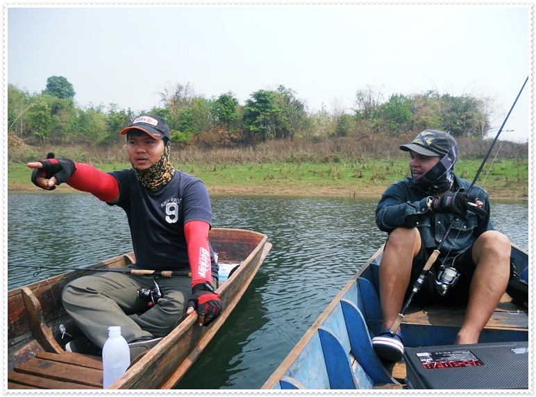  [b]น้าเป้ โม้ใหญ่ เอ้ยไม่ใช่ ชี้หมายใหญ่นู้นกัดดี ตรงนู้นนนนนนน[/b]

 :rose: :rose: :rose: :rose: