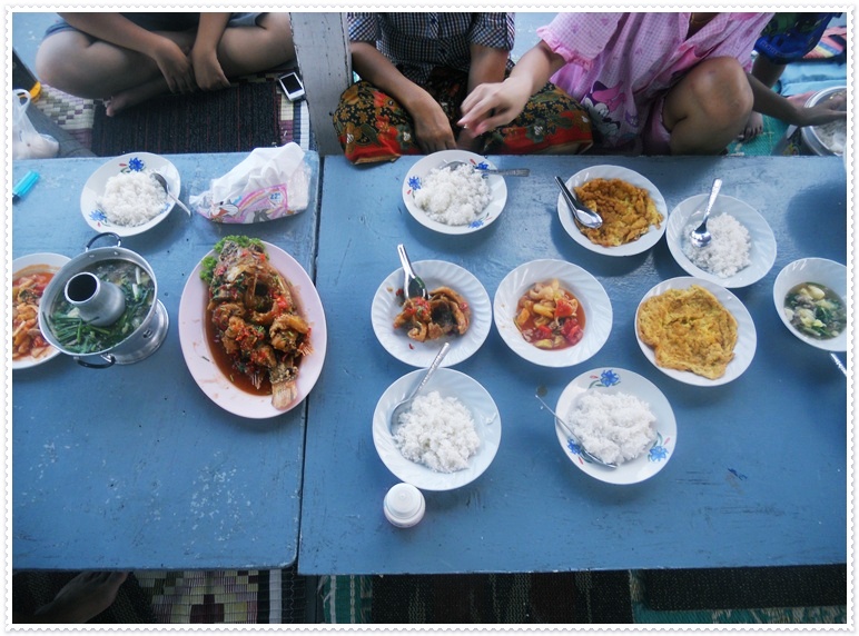  [b]ทานข้าวกันคับน้า ก่อนเดินทางกลับบ้าน[/b]

 :prost: สวัสดีคับน้า nattapong007
 :prost: สวัสดีค