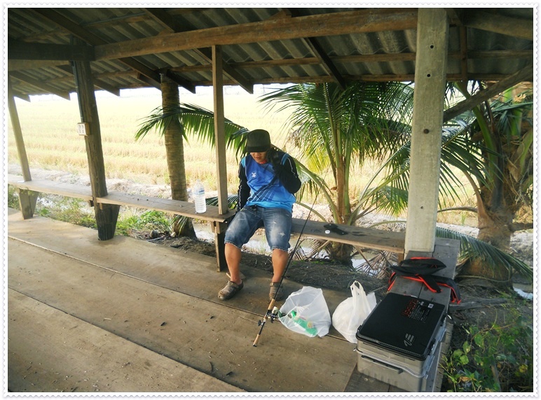 [b]ผ.บ โทรมา อิอิ[/b]

 :prost: สวัสดีคับน้า kongfishing ขอบคุณมากคับ

ว่าง ๆ ปายกันไหมคับน้า อ