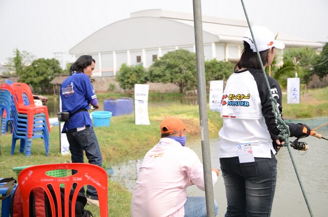  [b]พูดยังไม่ทันขาดคำ โดนละครับ[/b] :laughing: :laughing: