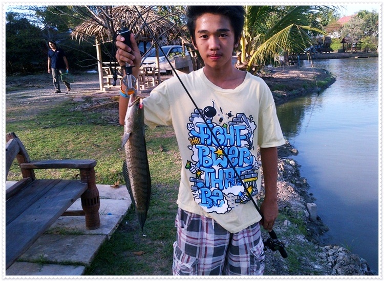 หล่อ กว่าปลาอีก :grin: