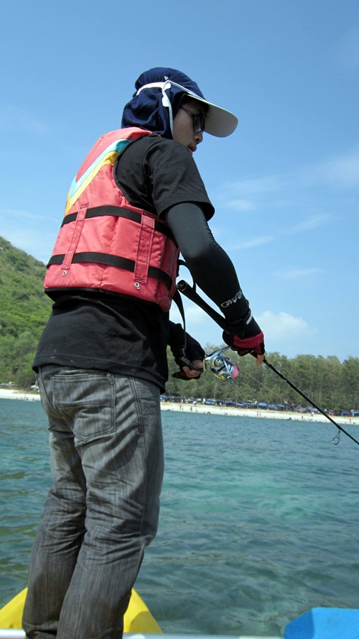ขึ้นเรือ ดี กว่าครับ  ร้อน  :grin: :grin: :grin:
