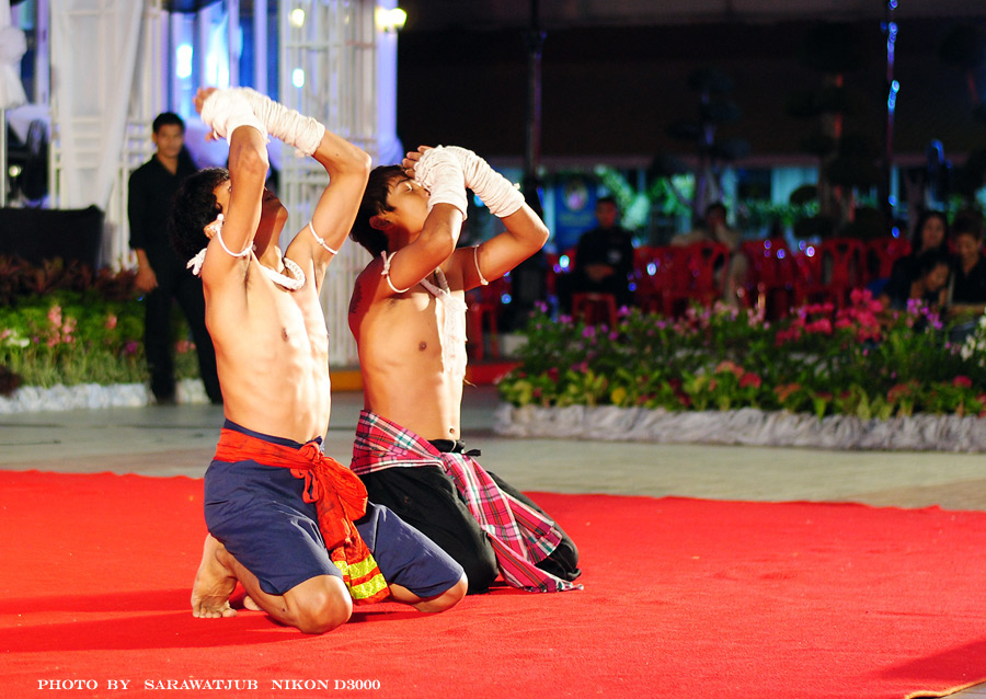 ภาพที่ 6  เป้นมวยไทย  คาดเชือกครับ