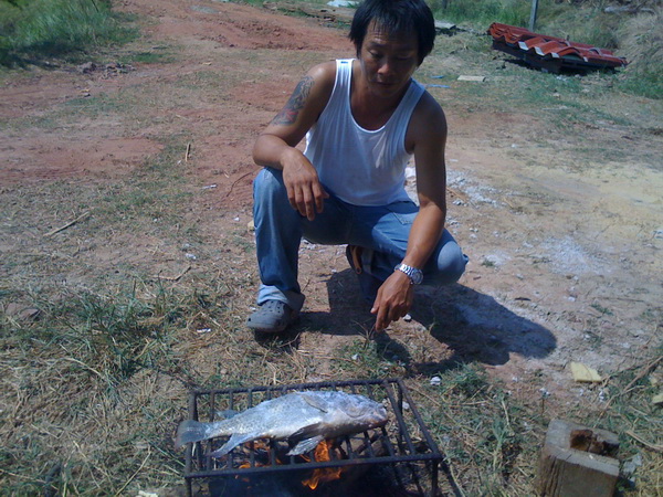 ผมก็เลยต้องรับหน้าที่ติดเตาย่าง