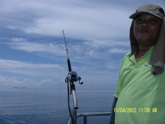 ตัวนี้ของผมอยู่หลังเรือดีกว่าไม่พันกับใครดี