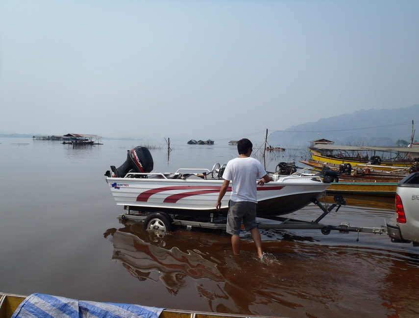 ทริปนี้เอาเรือมาสองลำครับ ลำนี้เรือตูน