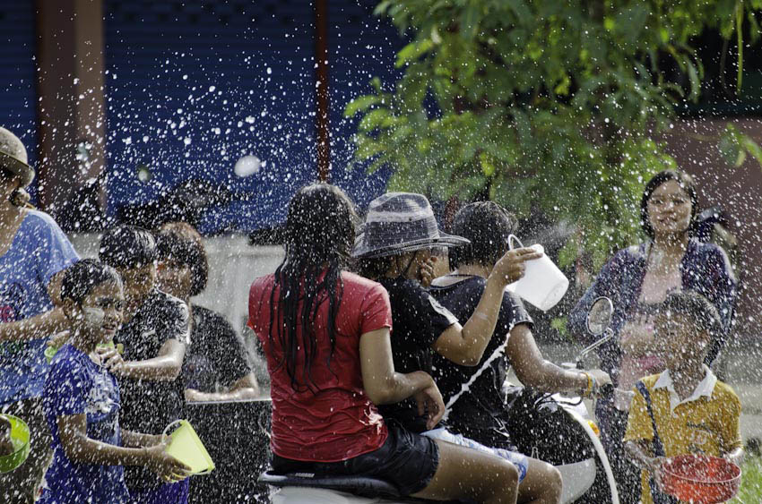ยังเหลืออีกสองร้อยกว่าภาพ
ขอคัดกับย่อก่อนครับ
 :cheer: :cheer: :cheer: