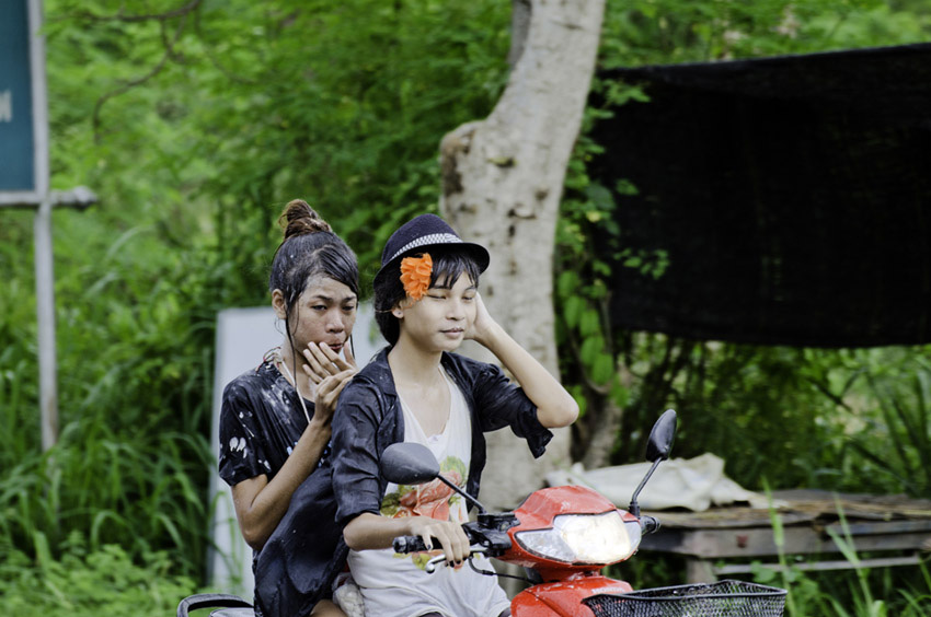 [q][i]อ้างถึง: พรานพะเนียง posted: 16-04-2555, 08:09:13[/i]

 :spineyes: :spineyes: :spineyes:[/q]