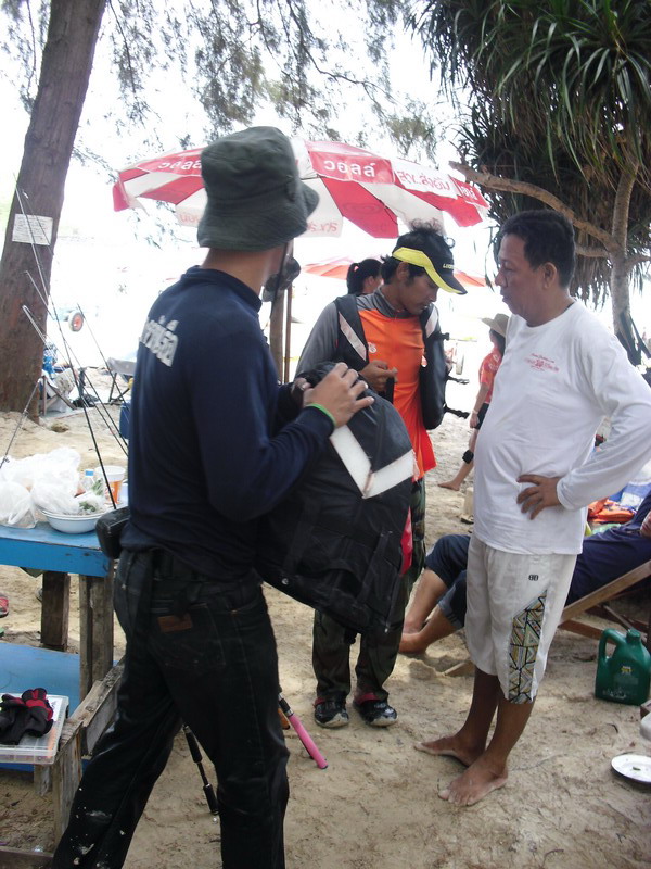 แล้วน้าอ๊อดก็ขึ้นตามมา ครับ :smile: :smile: