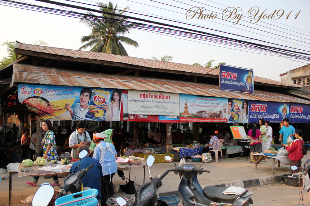 และก็หิว อยากหาไรกิน นี่แหล่ะครับวิถีชีวิตตลาดเช้าของชาวบ้าน ที่เชียงราย