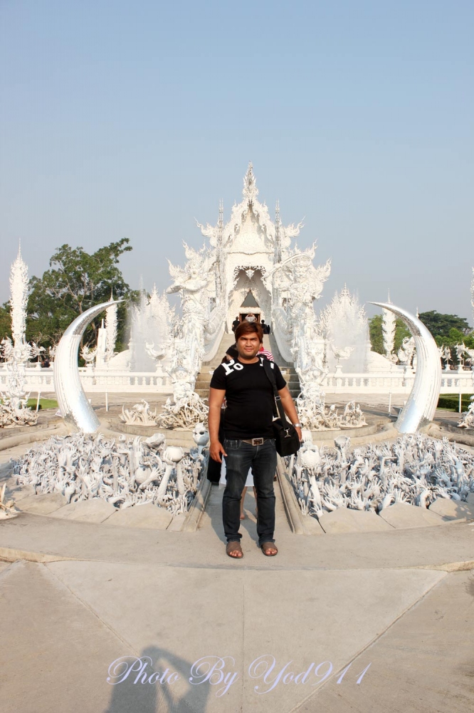 นี่คือทางเข้าก่อนจะข้ามสะพานครับ