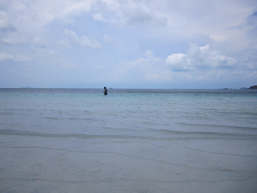 อยู่บนเรือก็ตกปลาขึ้นเกาะก็ตกปลา