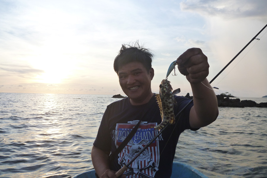  [b]DAY3[/b] ต้องพายเรือออกไปแงะจากรู  :laughing: :laughing: :laughing: :laughing: