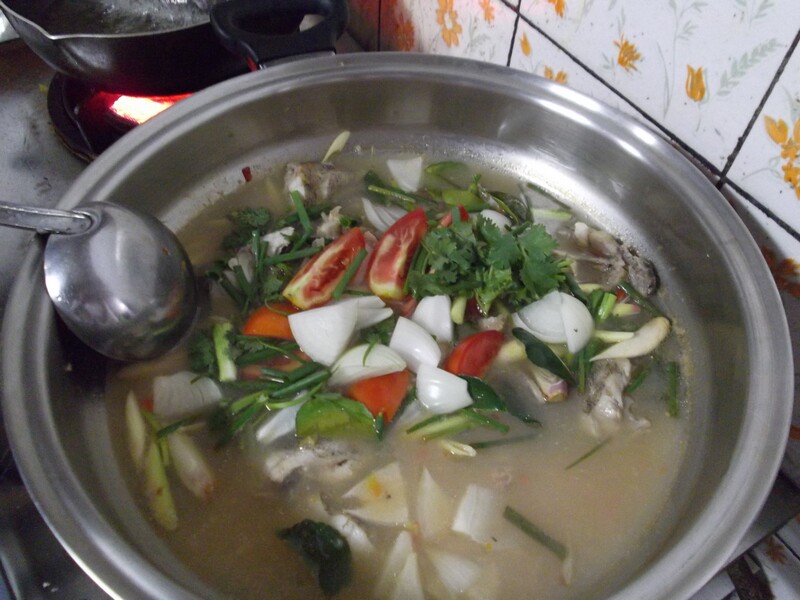 ต้มยำปลาเก๋าครับหอมยั่วใจจริงๆ :umh: :umh: