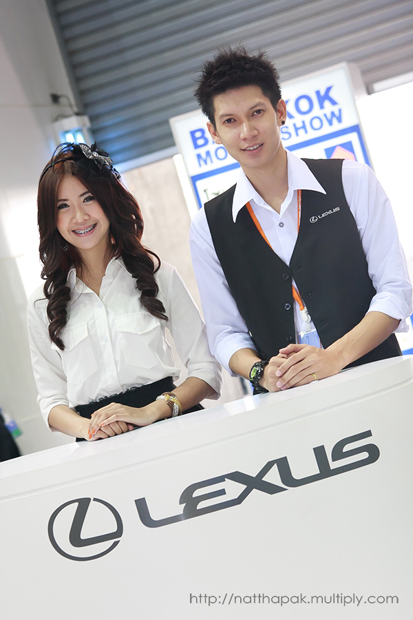 น้องแป๋ม น้องสาวได้ PR MOTORSHOW 2012 ครั้งแรกกับ LEXUS