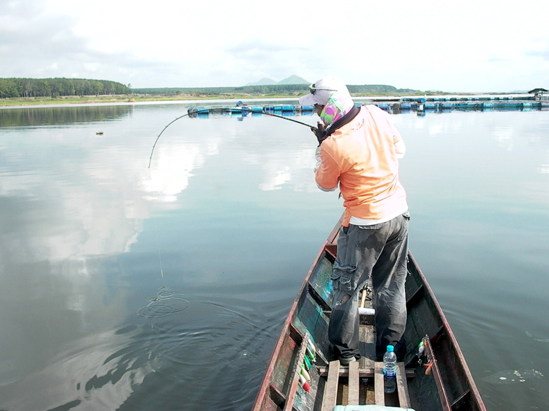 โดนอีกแล้ว.....ปลาราย...หว่า.........
 :think: :think: :think: :think: :think: