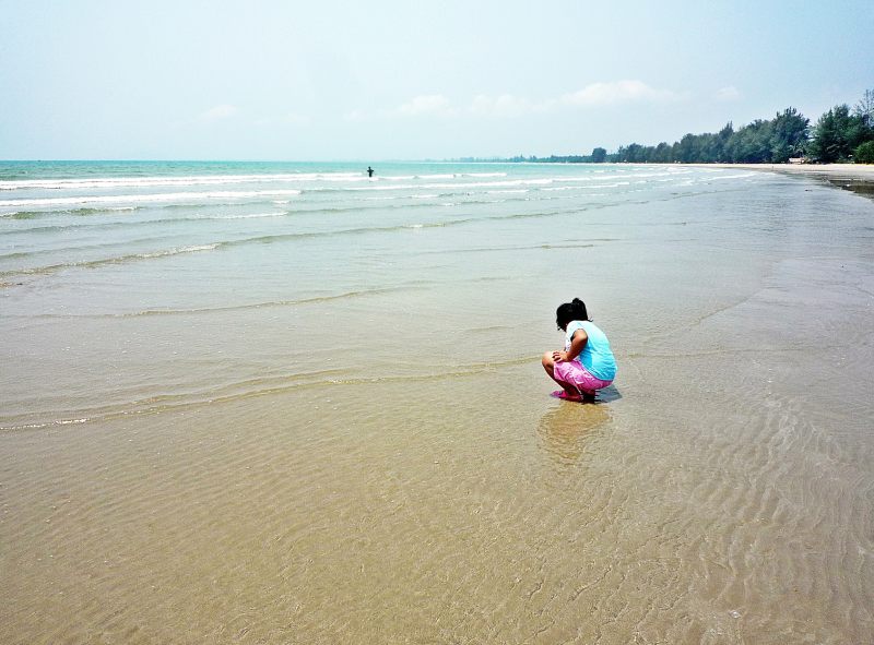 โชคดีตอนที่ไปไม่เจอพายุเหมือนทุกปี
 ปีนี้หาดจึงเงียบสงบ  น้ำทะเลก็ใสมาก :smile: :smile: