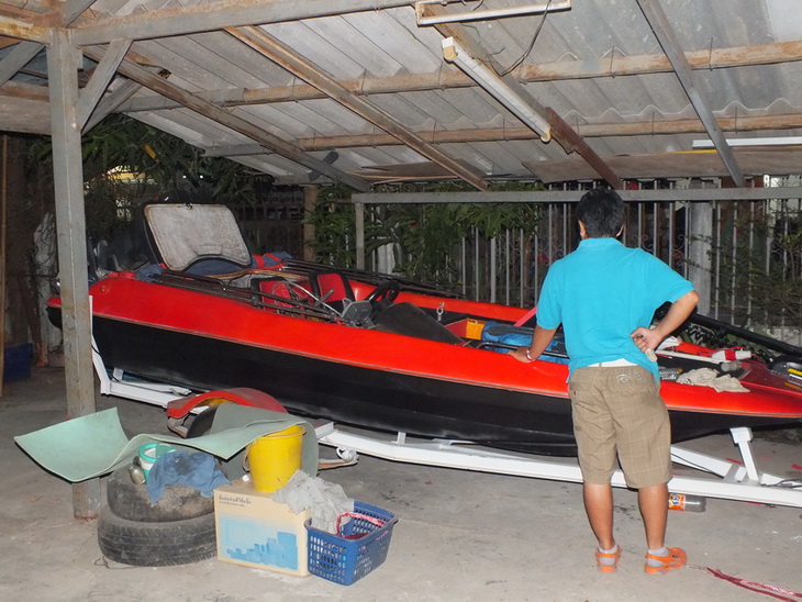 เดินทางมาบ้านน้าแดงที่เชียงใหม่ น้าแดงไม่อยู่บ้านเลยแอบมาดูเรือน้าแดงก่อน