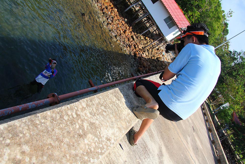 เหมือนดารายังงัยก็ไม่รู้ โดนลุมถ่ายรูปกันใหญ่เลย อิ อิ อิ :grin: :grin: :grin: :grin: :grin: :grin: 