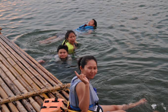 ทางสาวๆก็กำลังสนุกเหมือนกัน