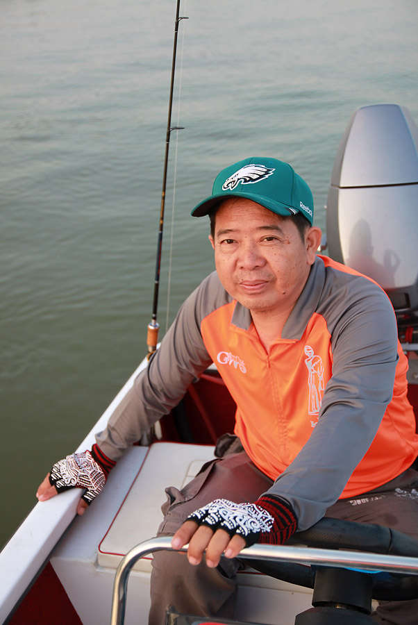 กัปตันเรือผม น้าหนอน แห่ Korat Boat Club ครับ...

 :laughing: :laughing: :laughing: :laughing: :la