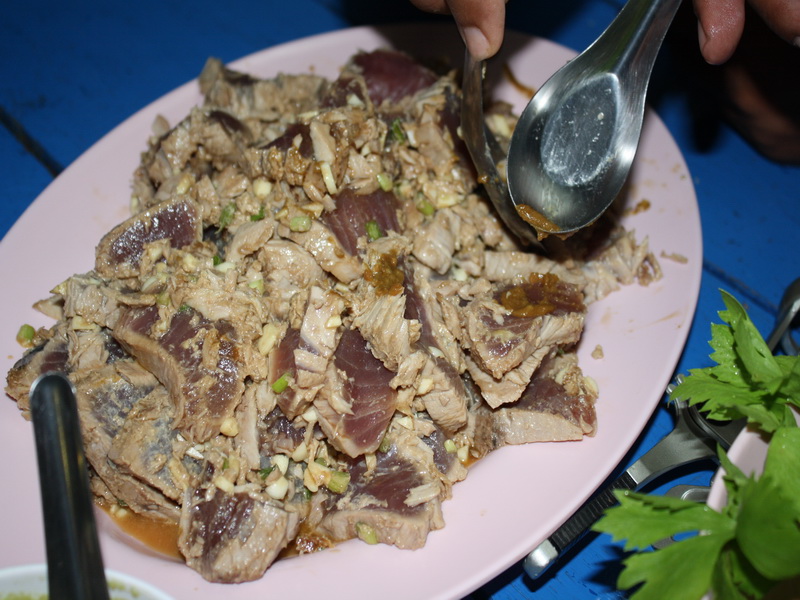  :grin: :grin:พักสายตากันแป๊บ มากินของอร่อย ๆ กันดีกว่าครับ สูตรใหม่ครับอร่อยอย่าบอกใคร ปลาดิบ มีทั้