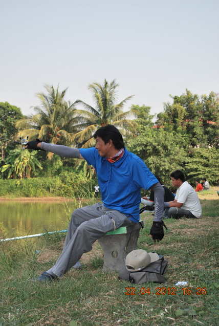 ไม่ได้เมานะ ดูท่าตีเบ็ดซะก่อน หล่อโฮก!!!

 :cool: :cool: :cool: :cool: :cool: