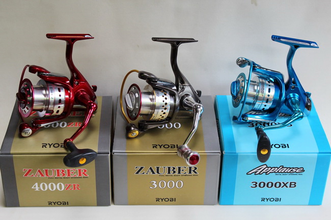  :cool:.........เจ้า  Ryobi Zauber 3000  ตัวที่อยู่ตรงกลาง   เพิ่งได้มาจากเวปนี้ไม่นาน  ขนาดก่อนหน้า