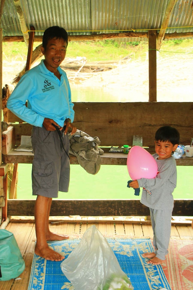  [b]+++น้าเหลืองทำเนียน  ไม่ยอมอาบน้ำตอนเช้า[/b] :grin: :laughing: :laughing: :laughing: