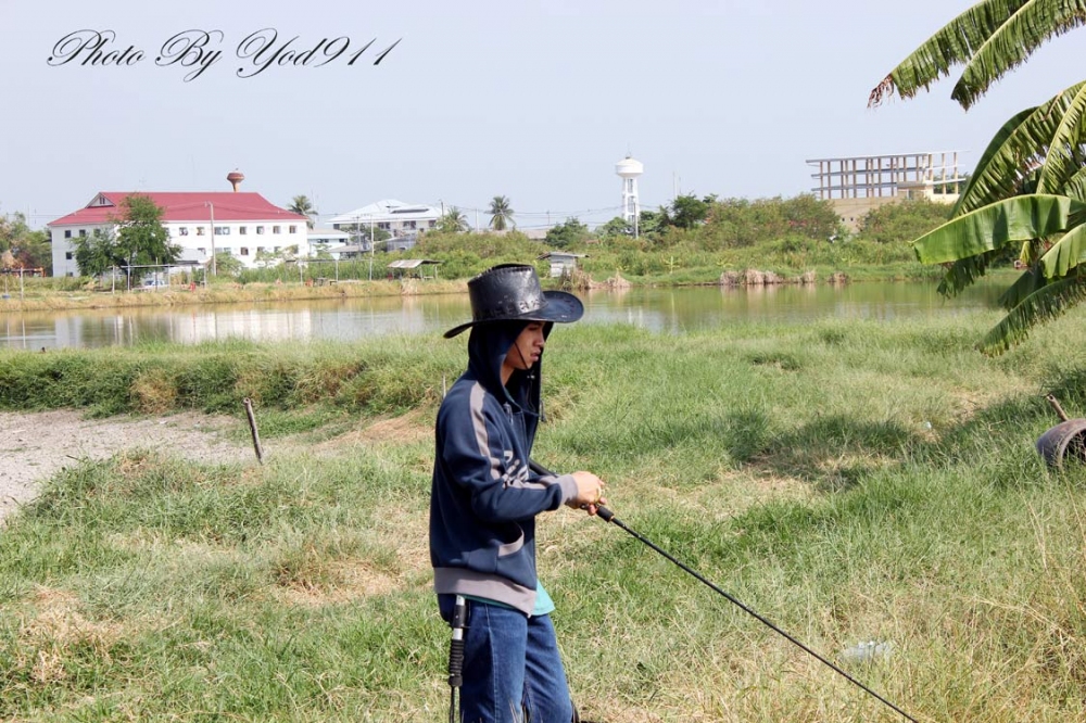 จากนั้นยาสูบก็ค่อยๆๆหมุนเข้ามา ปรากฎว่า ไม่มีวี่แวว :laughing: :laughing: