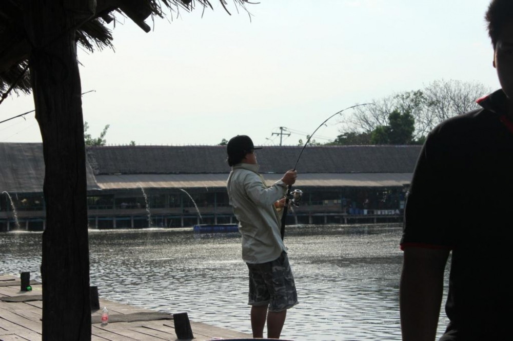 น้าๆ โต๊ะข้างๆ .......................

......................... โดนเราแอบถ่าย ..................