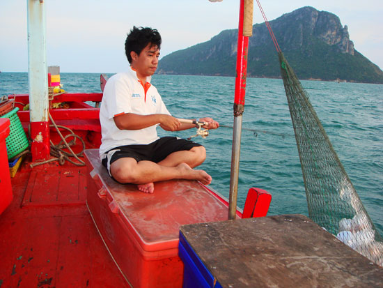 ช่วยกันทำมาหากิน :laughing: :laughing: :grin: :grin: