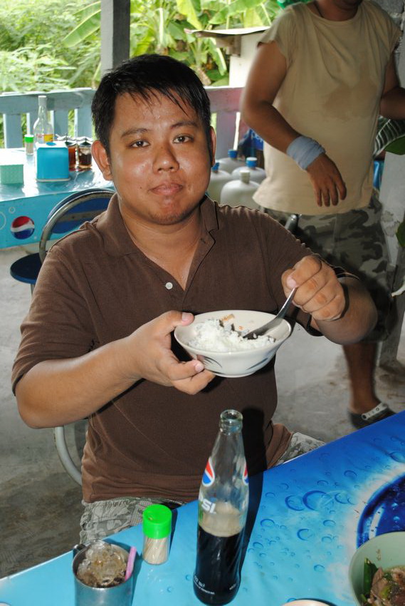 เที่ยงแล้วว  ทานข้าวกันก่อนนะครับ  โปรต้อมไม่รอใครเรยย รีบกินรีบไปขุดต่อ