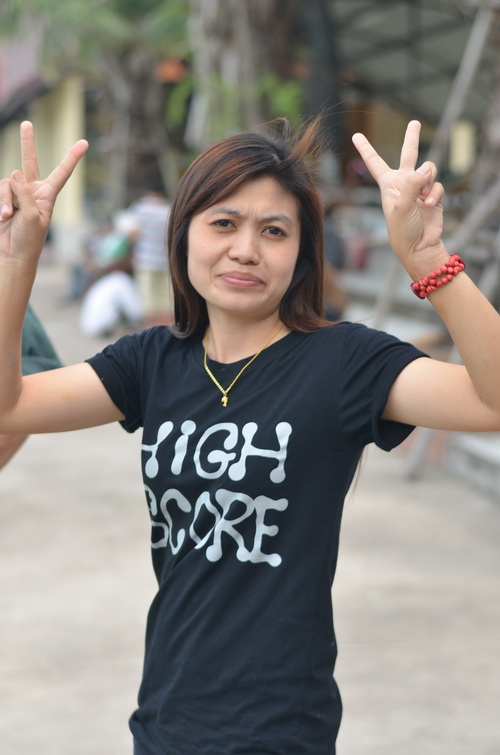 สาวน้อยมาเชียร์ :love: :love:
