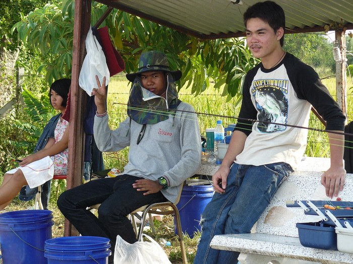 ทีมงานโปรแดง สู้อยู่แว้ว :love: :cheer: :cheer: :cheer: :cheer: