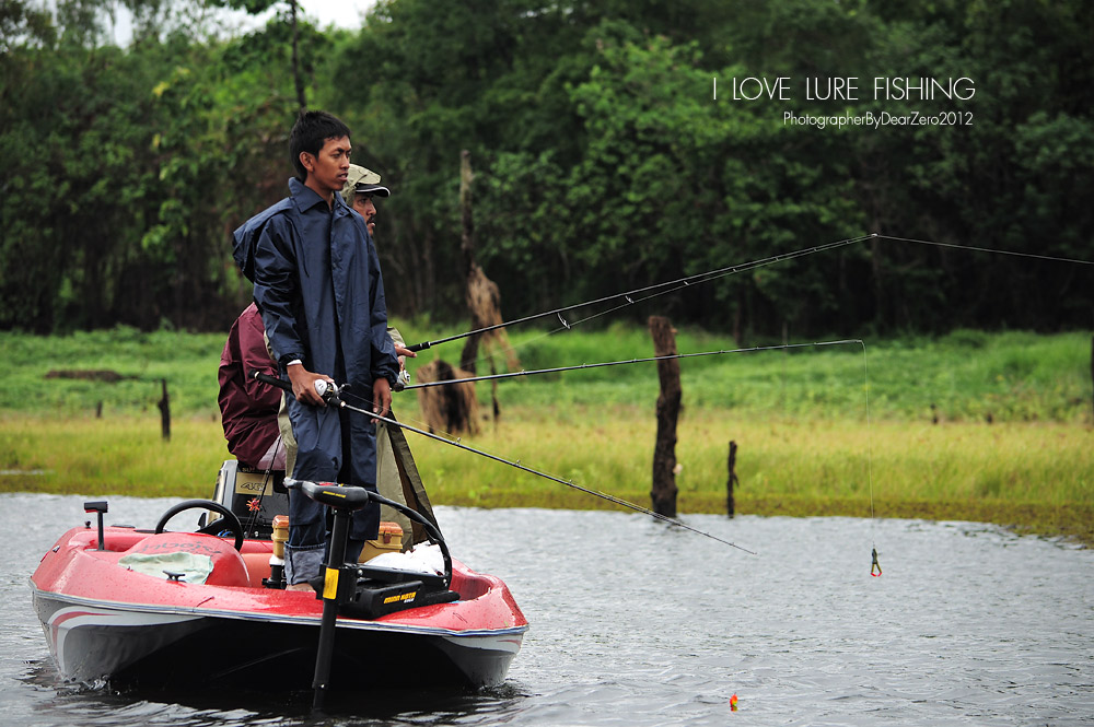  [b]ขอนุญาต แจมภาพสักนิดนะครับ[/b]


 ครอบครัวนี้น่าอิจฉาจริงๆครับผม i love fishing lure :love:  