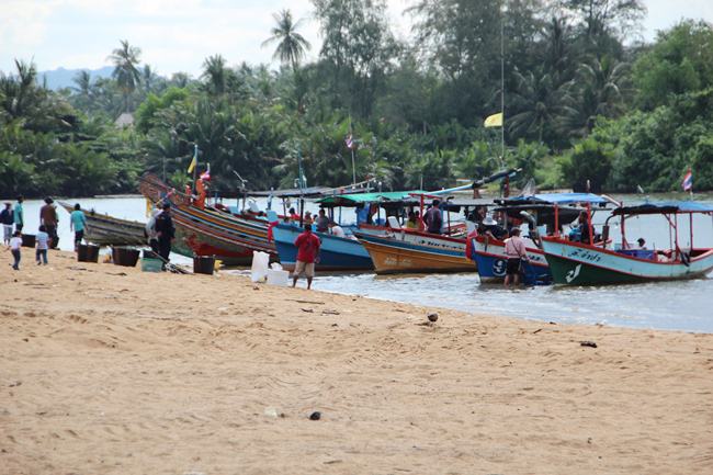 เรือจอดส่งผู้แข่งขัน
 :sleeping: :sleeping: