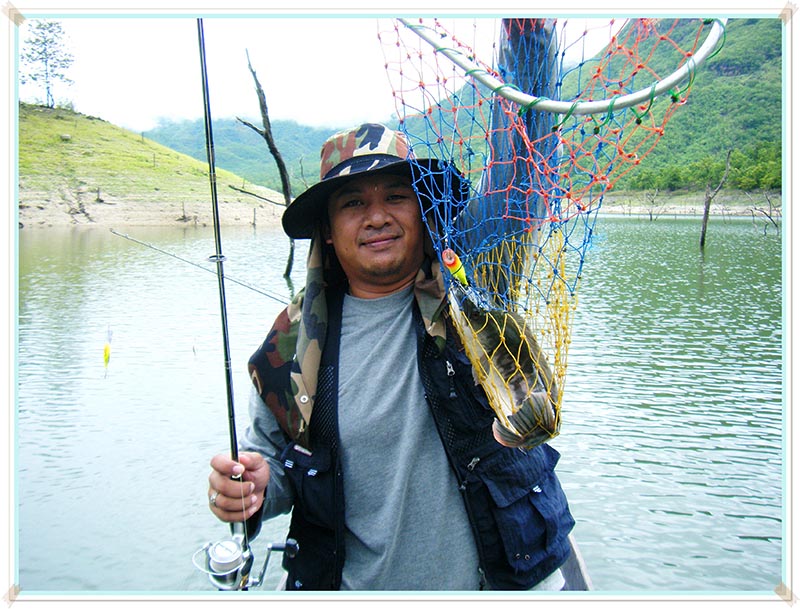 พี่โชคพาพวกเราออกไปทางหาดปลานา  เน้นในห้วยที่มีน้ำไหล  
ปลาขึ้นจิบดีแต่ไม่มีแดด  ปลาผิวน้ำก็กัดดี แ