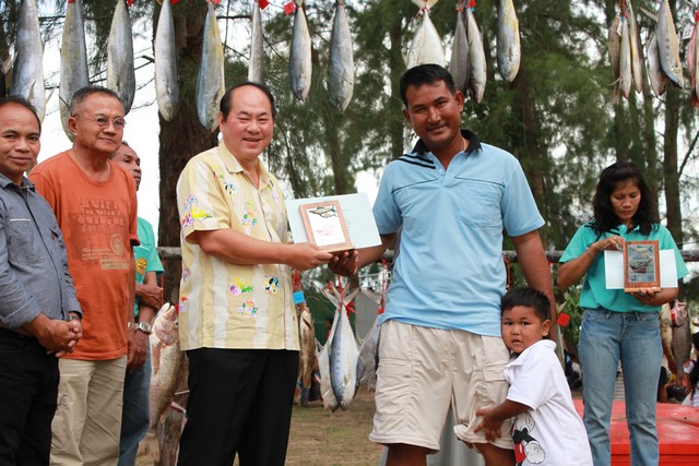 พีคิดชนะเลิศประเภทปลารวมบุคคลครับ 