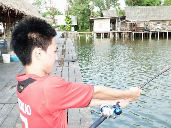 คนเดียว  อย่าไปสนใจ :spineyes: :cool: :shocked: